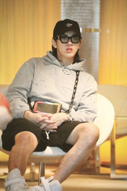 吳亦凡昔日發福照