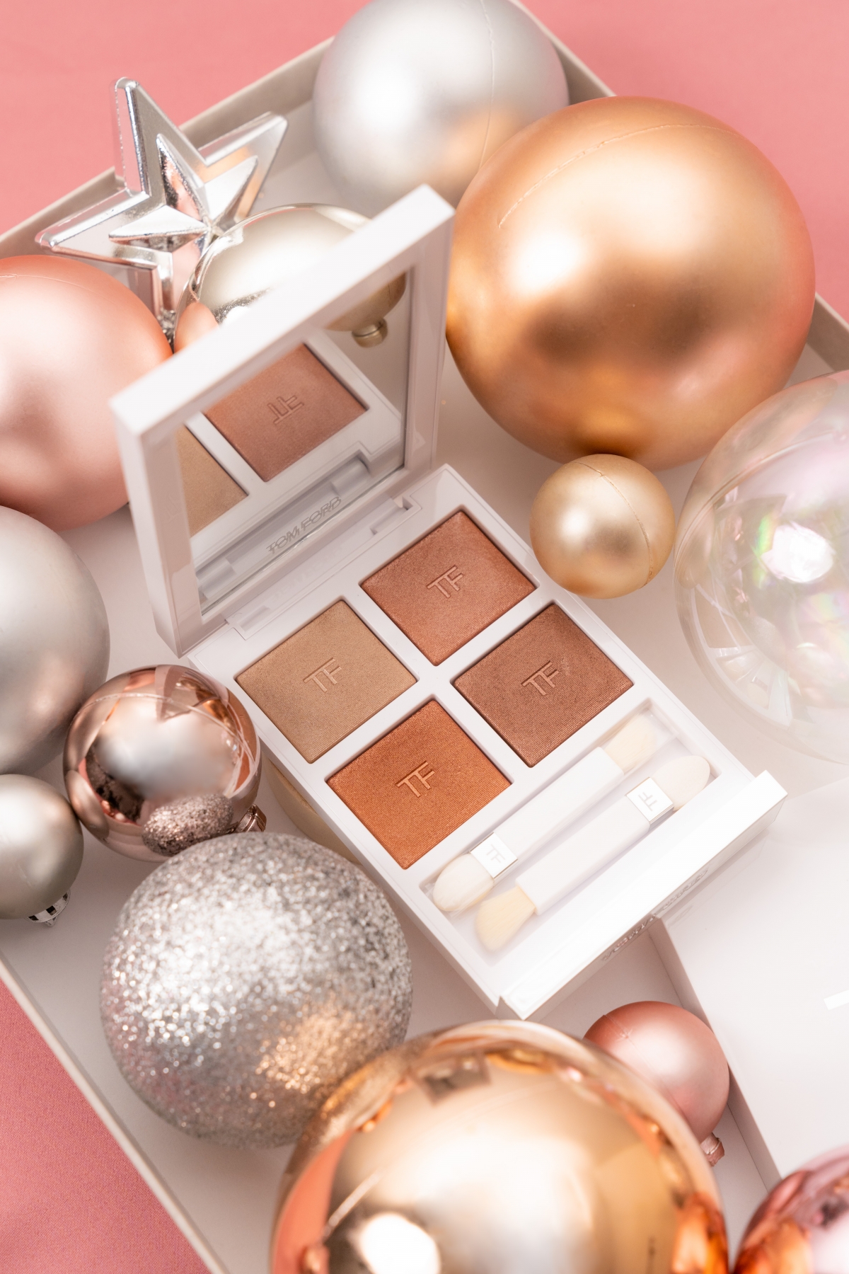 TOM FORD BEAUTY 太陽輕吻訂製香檳光芒系列 訂製香檳四格眼盤#冰川虹光,NT$3,350