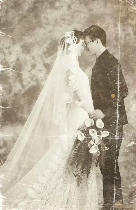 有網友懷疑婚紗照是後製的