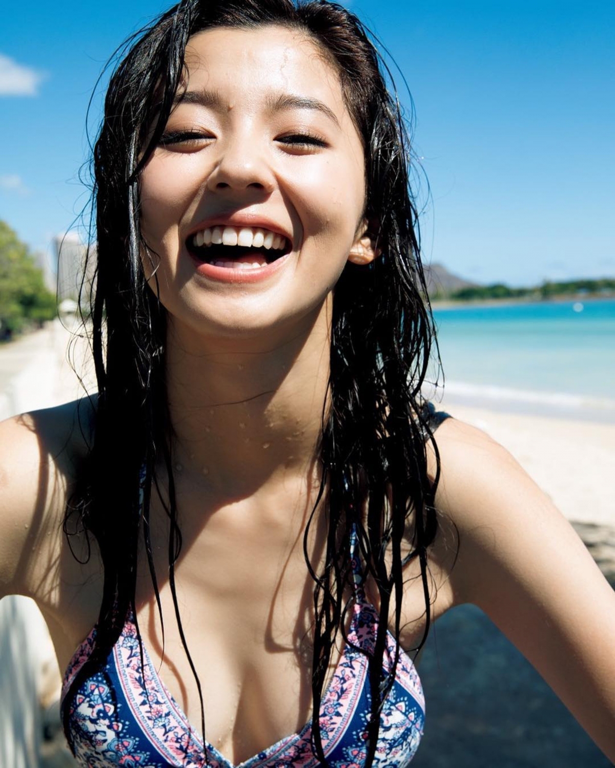 朝比奈彩形象陽光清新