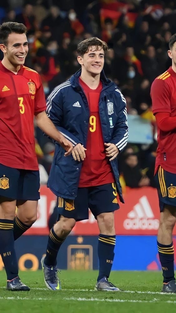 足球新星巴勃羅·加維（Pablo Gavira）