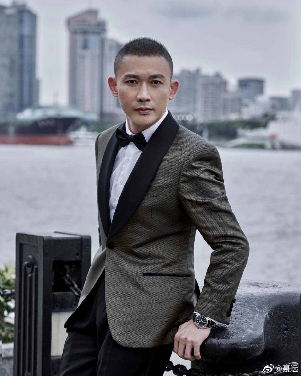 年屆不惑之前的聶遠不論是古裝或時裝都帥氣滿分