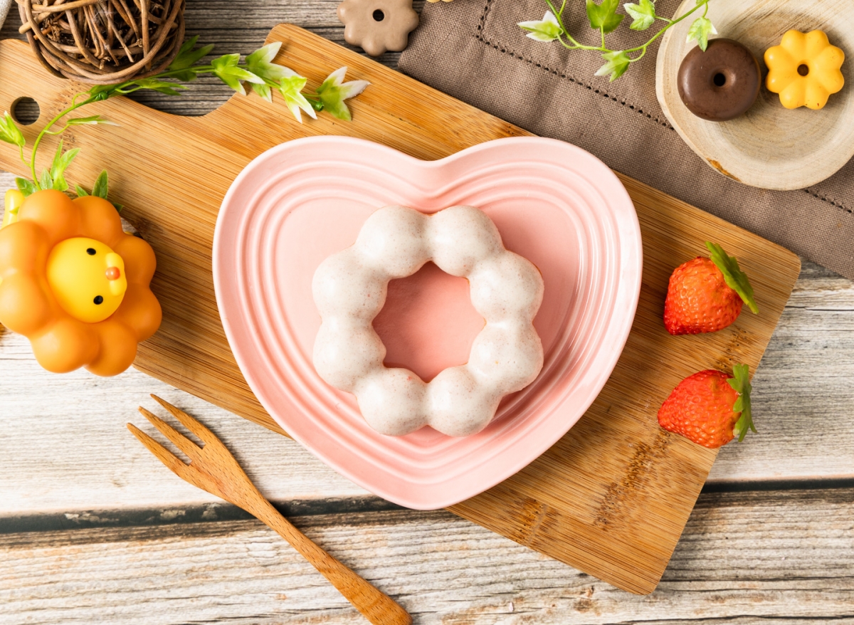 嘎滋白草莓波堤