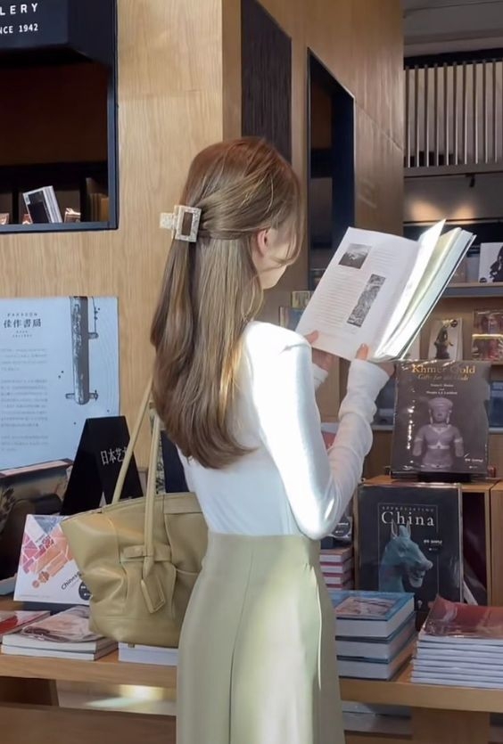 質感女孩特徵3:頭髮保持整齊與光澤