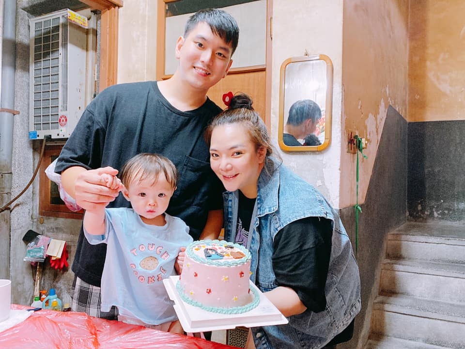 許多朋友是剛出社會，宋先生早婚之後就迅速與小甜甜生子