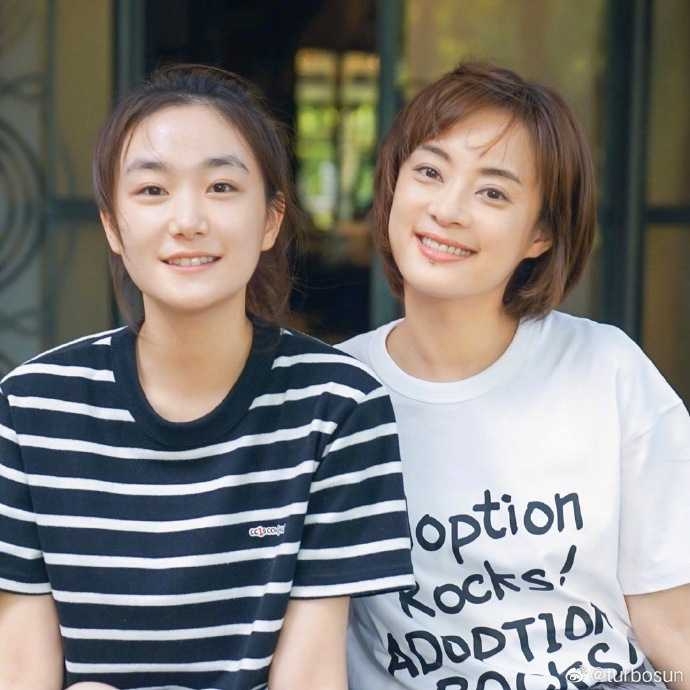 孫儷對小19歲妹妹孫艷很是愛護。