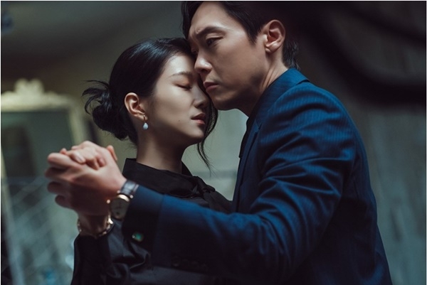 《夏娃的醜聞》當中有不少19禁的情慾鏡頭。