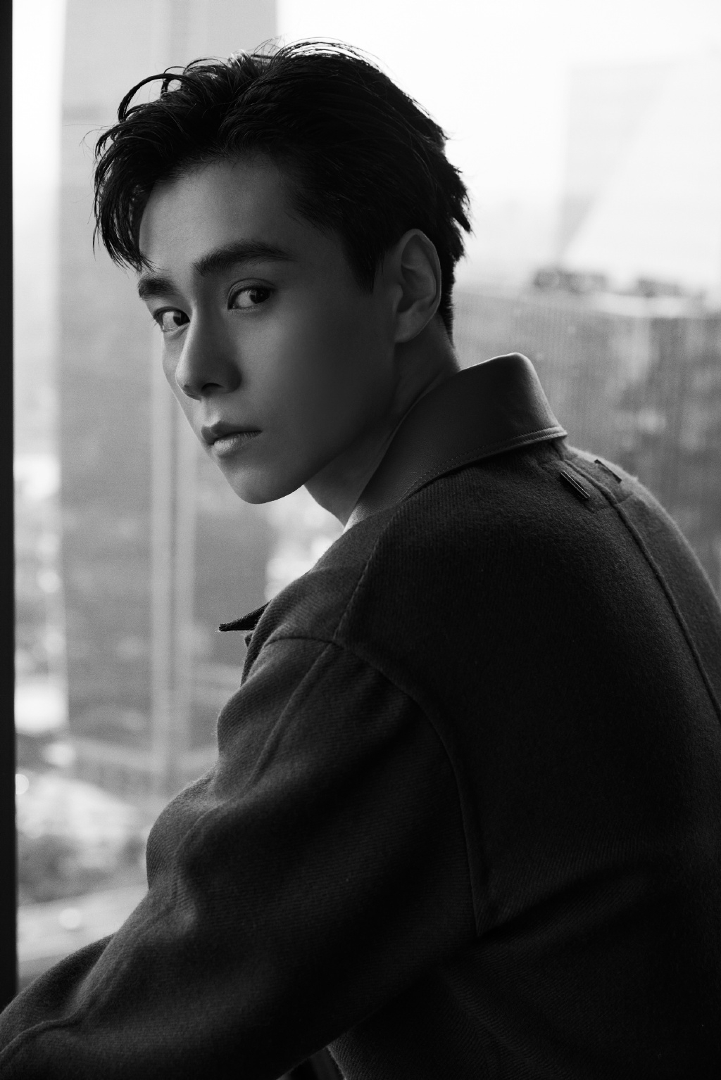 胡一天外型酷似彭于晏。