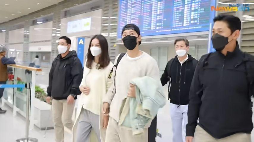 宋仲基宣佈再婚英國女友「還當爸了」