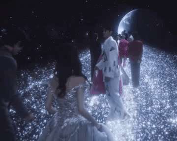 白鹿、張凌赫彷彿走上銀河，公主、王子星光漫步超浪漫。