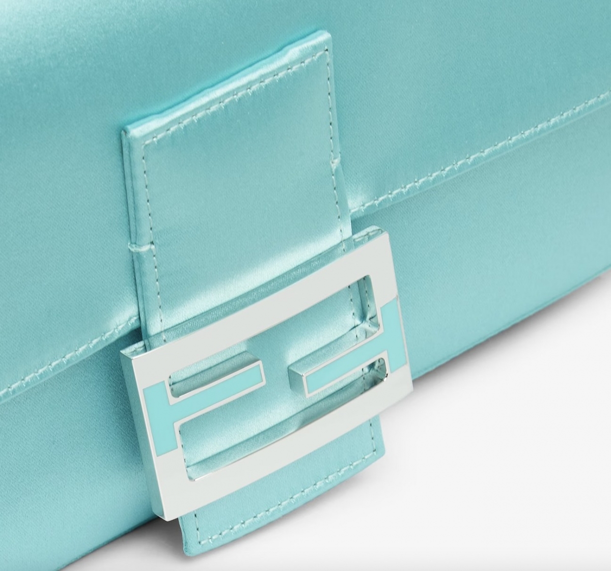 FENDI Baguette 25 years Show_The Tiffany Baguette 5,500$