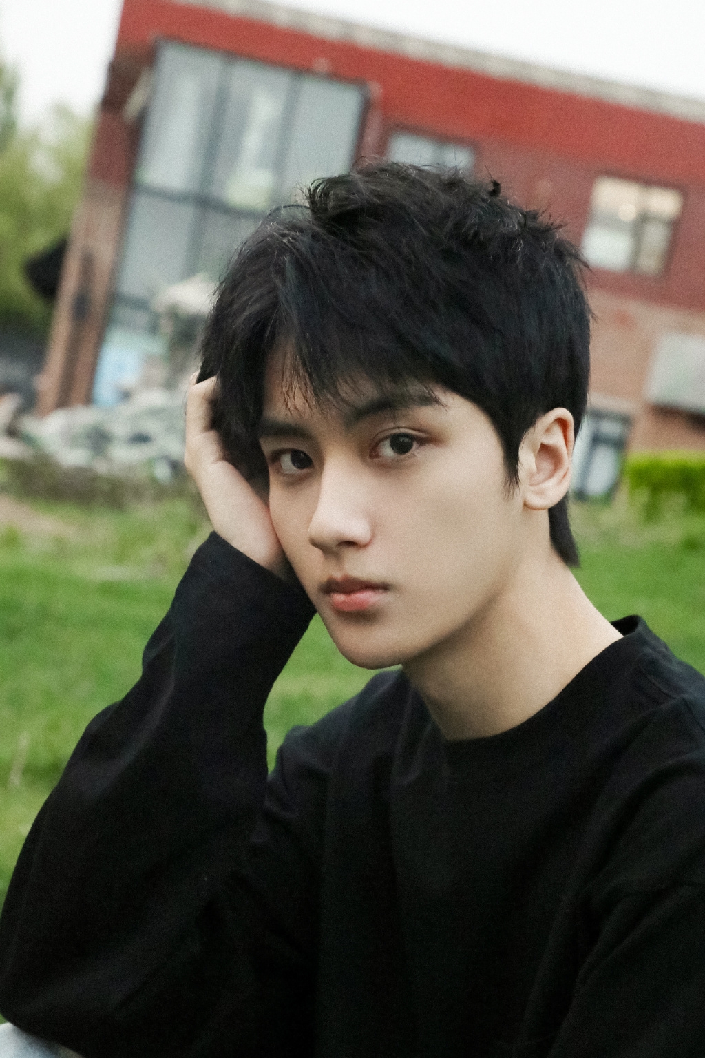 真實世界中的「懷吉」才18歲，是個可愛的男孩子。