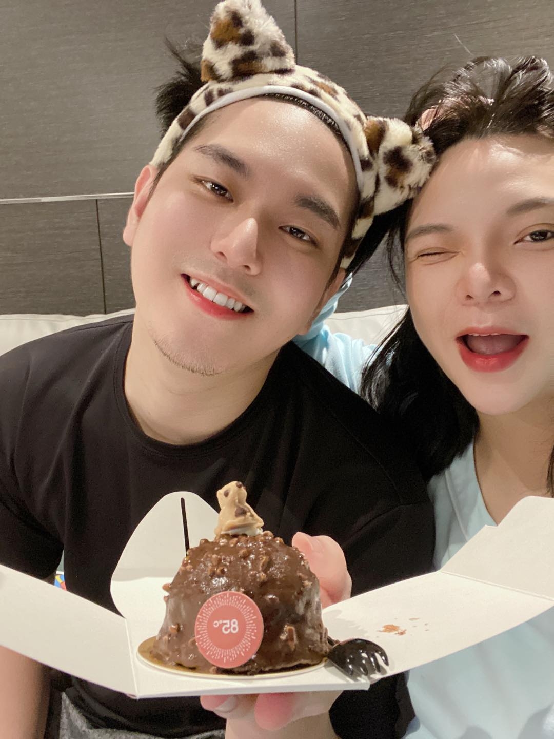 小甜甜老公自行公開年齡，今年才剛滿25歲