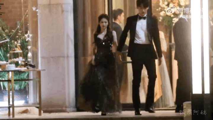 王鶴棣、白鹿一身黑的造型看起來更般配。