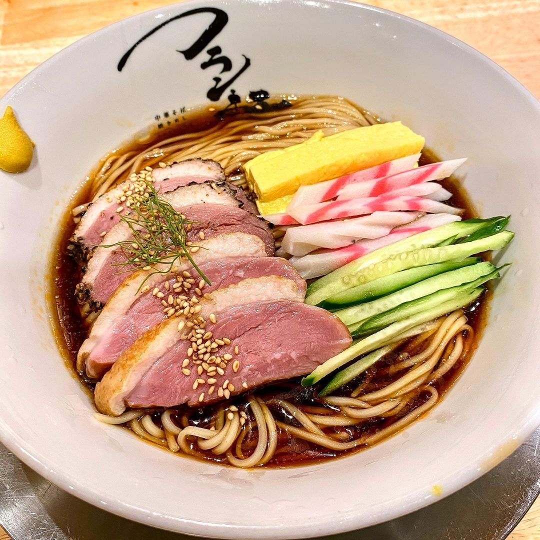 不敢吃大膽口味的朋友,店裡也有樸實美味的中華風鴨肉冷麵可供選擇,走過路過別錯過!