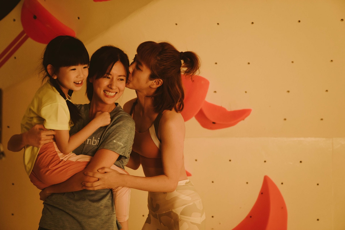 《沙之書》劇中林予晞和温貞菱結婚6、7年，共同養育5歲小孩。