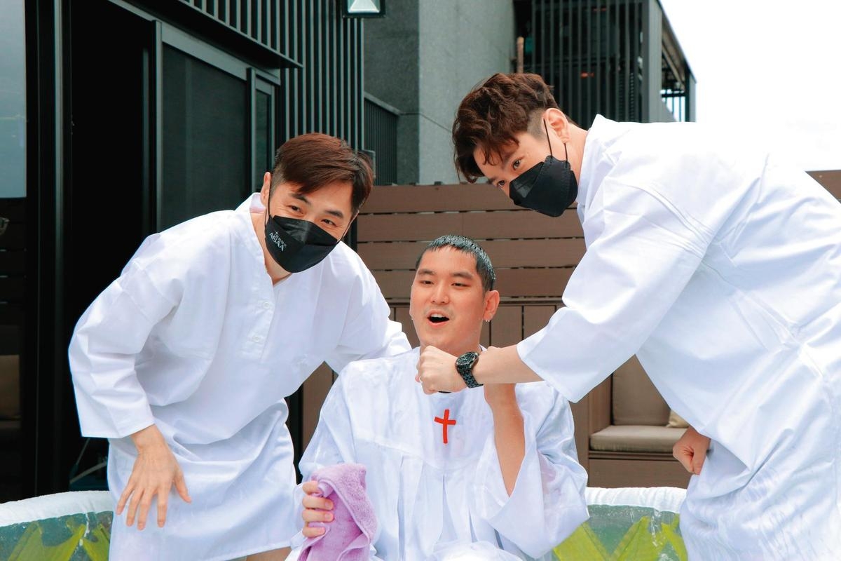 小甜甜老公宋先生也受洗
