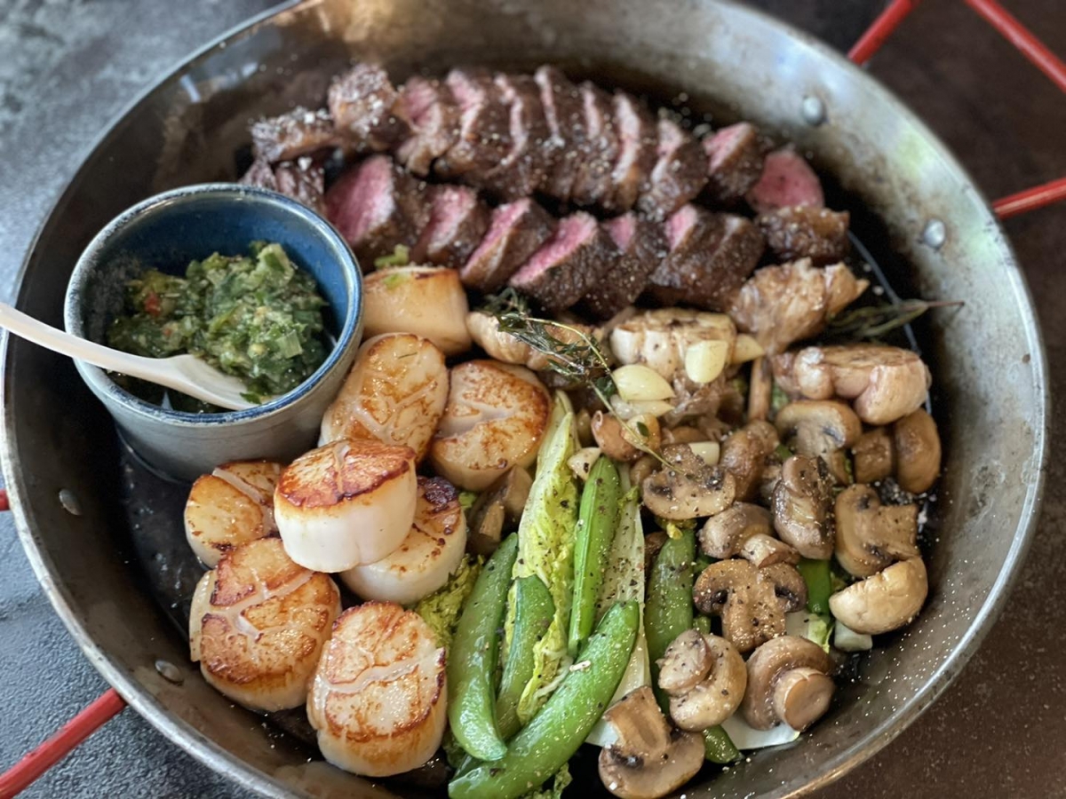 埔里雋荖廚房」餐點用料毫不手軟，豪邁大器的給料讓吃過的饕客戀戀難忘。