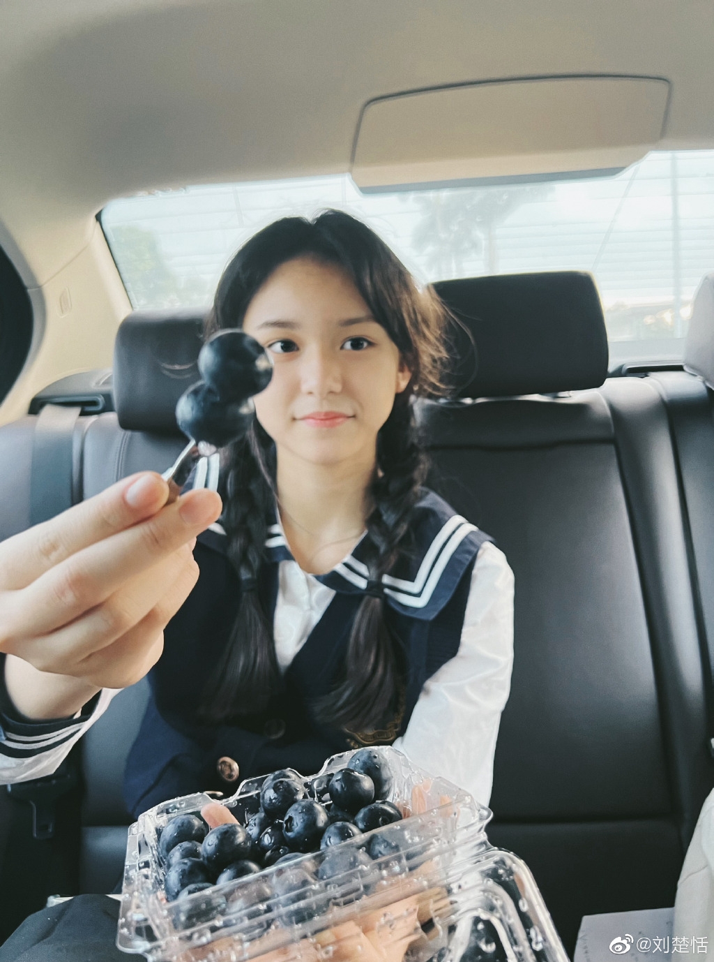 劉楚恬如今已轉變為13歲的青少女。