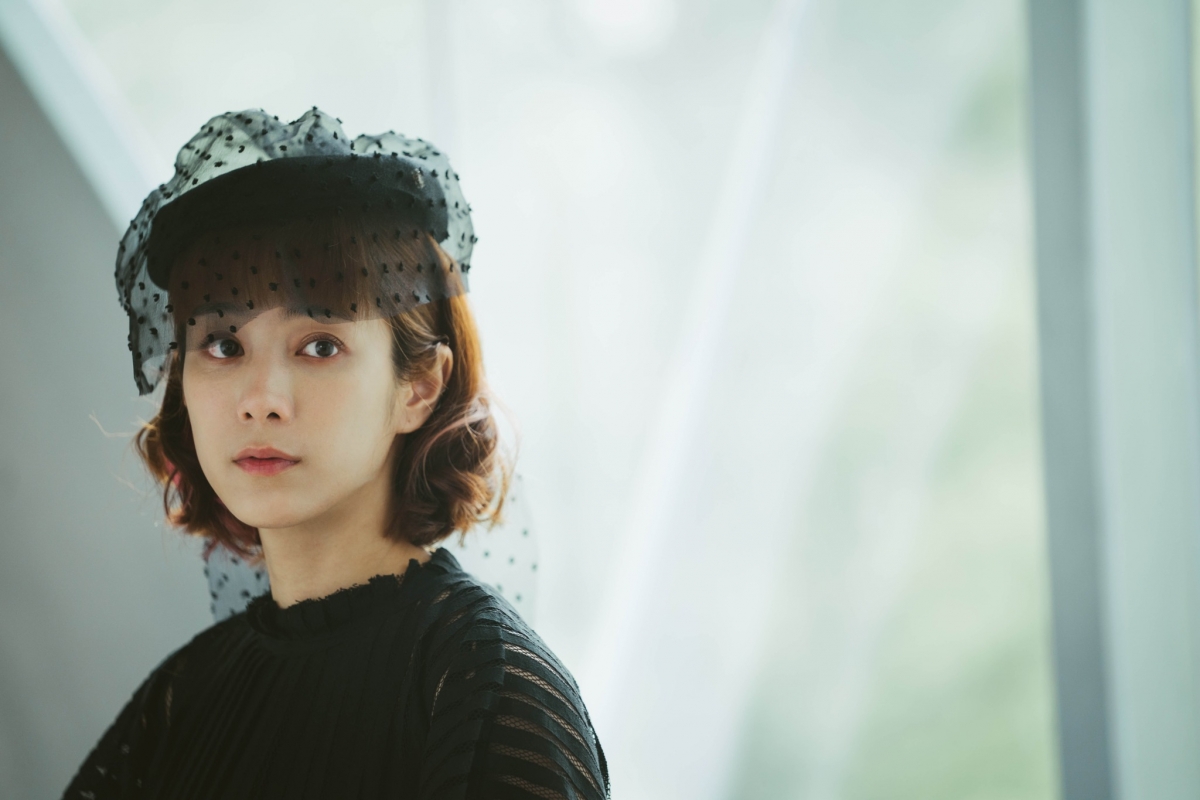 在《沙之書》中，温貞菱面對林予晞的背叛痛徹心扉。