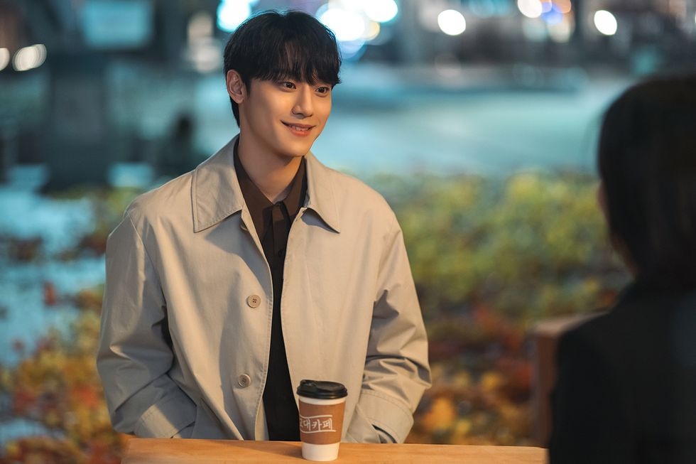 李到晛在《黑暗榮耀》對於宋慧喬的復仇展開援助。