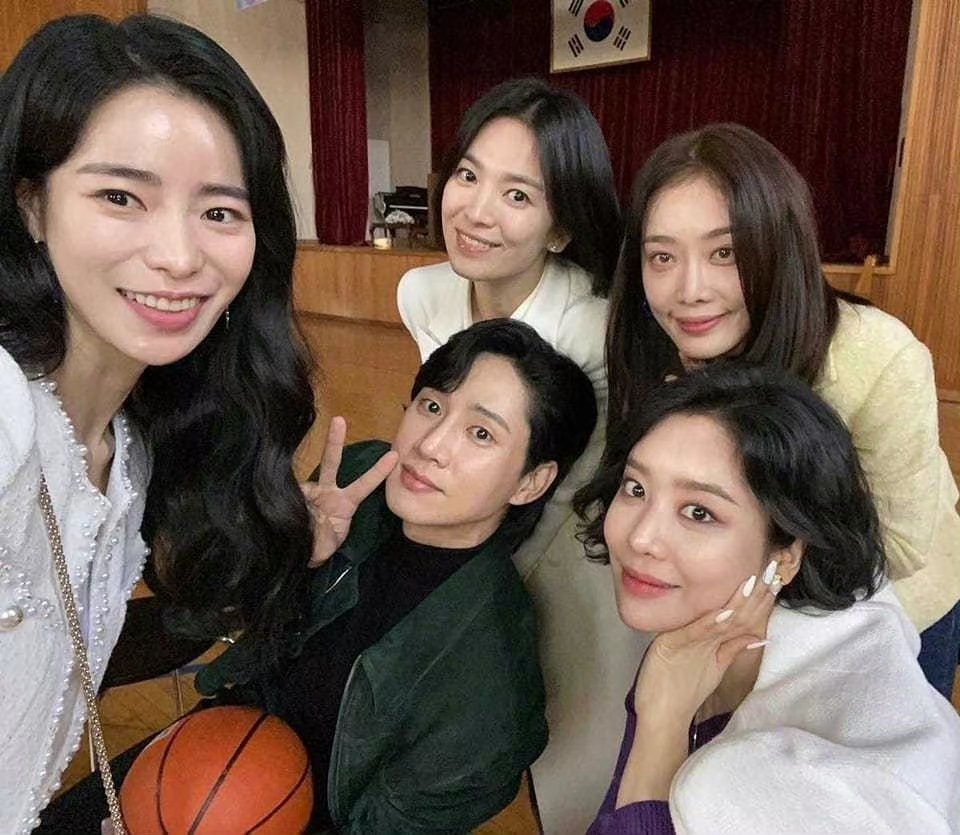 《黑暗榮耀》幕後花絮合照