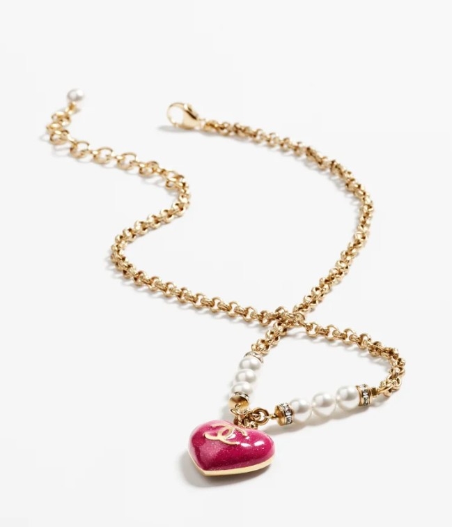 CHANEL PENDANT NECKLACE，NT$31,700 