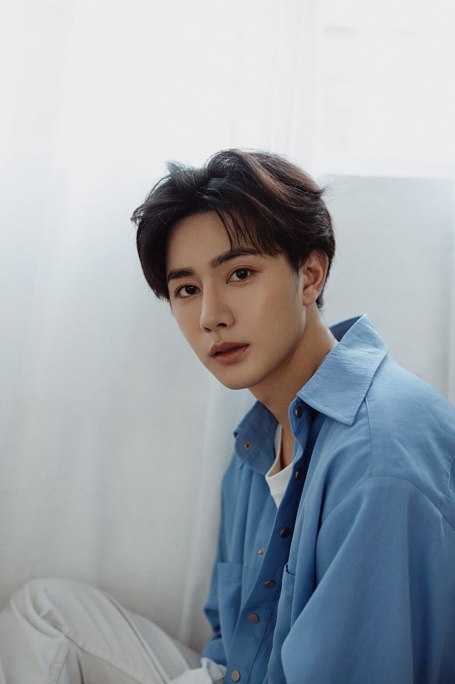 王佑碩現代造型也很帥氣。