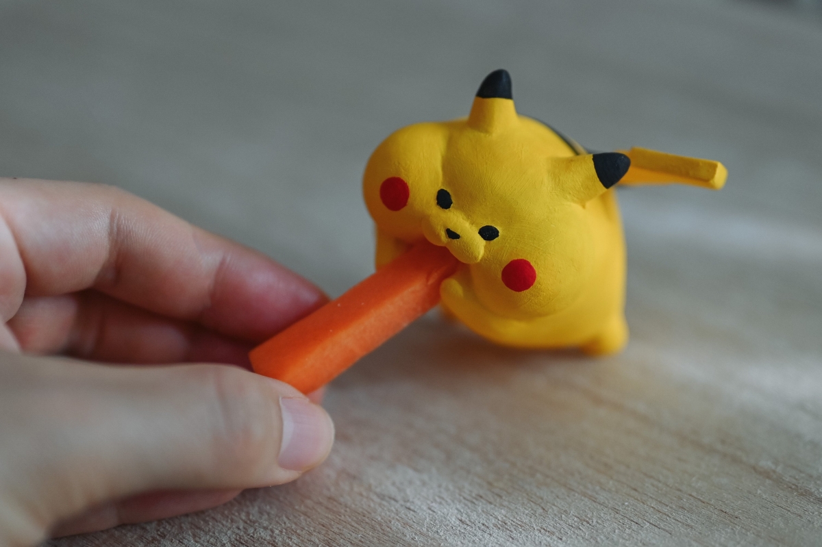 倉鼠皮卡丘吃胡蘿蔔