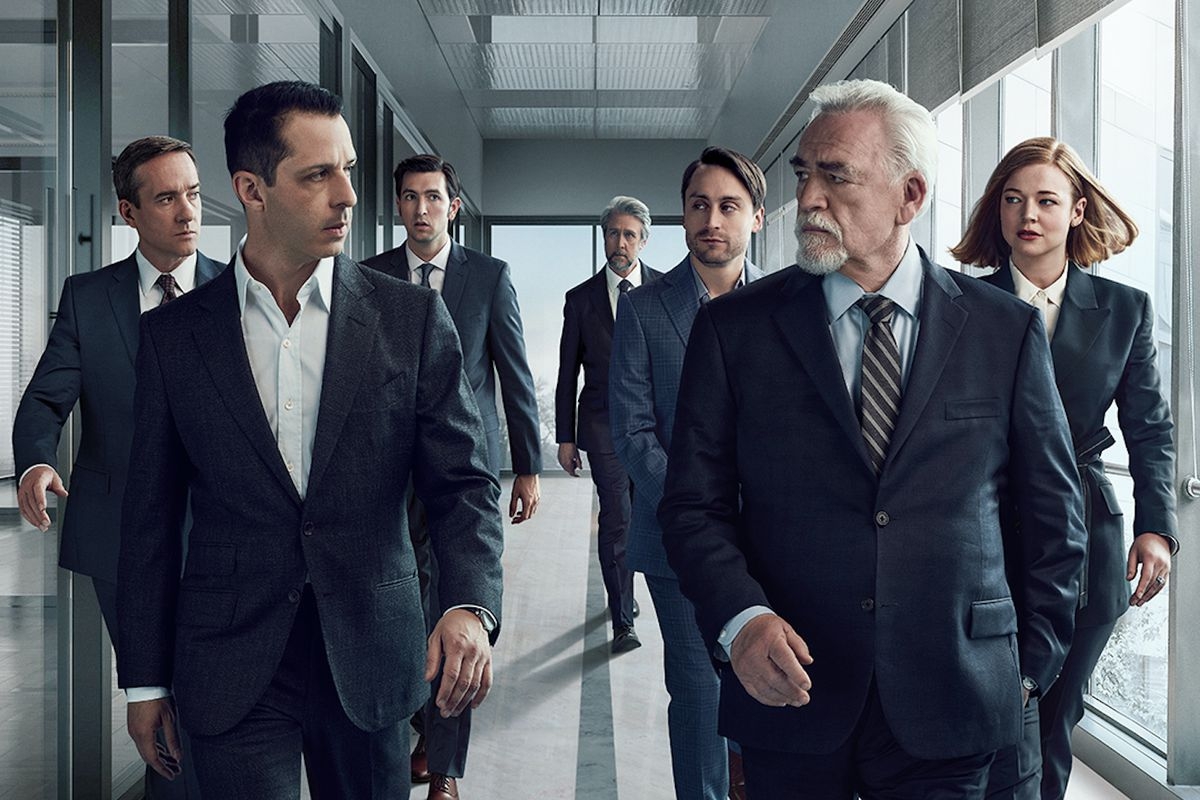 《繼承之戰》爸爸羅根是個傲慢且自私的領袖。在他眼裡，自己的公司永遠比他那四個兒女重要。