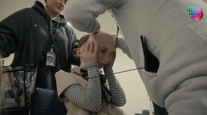 Amie Donald全程都要戴上矽膠面具