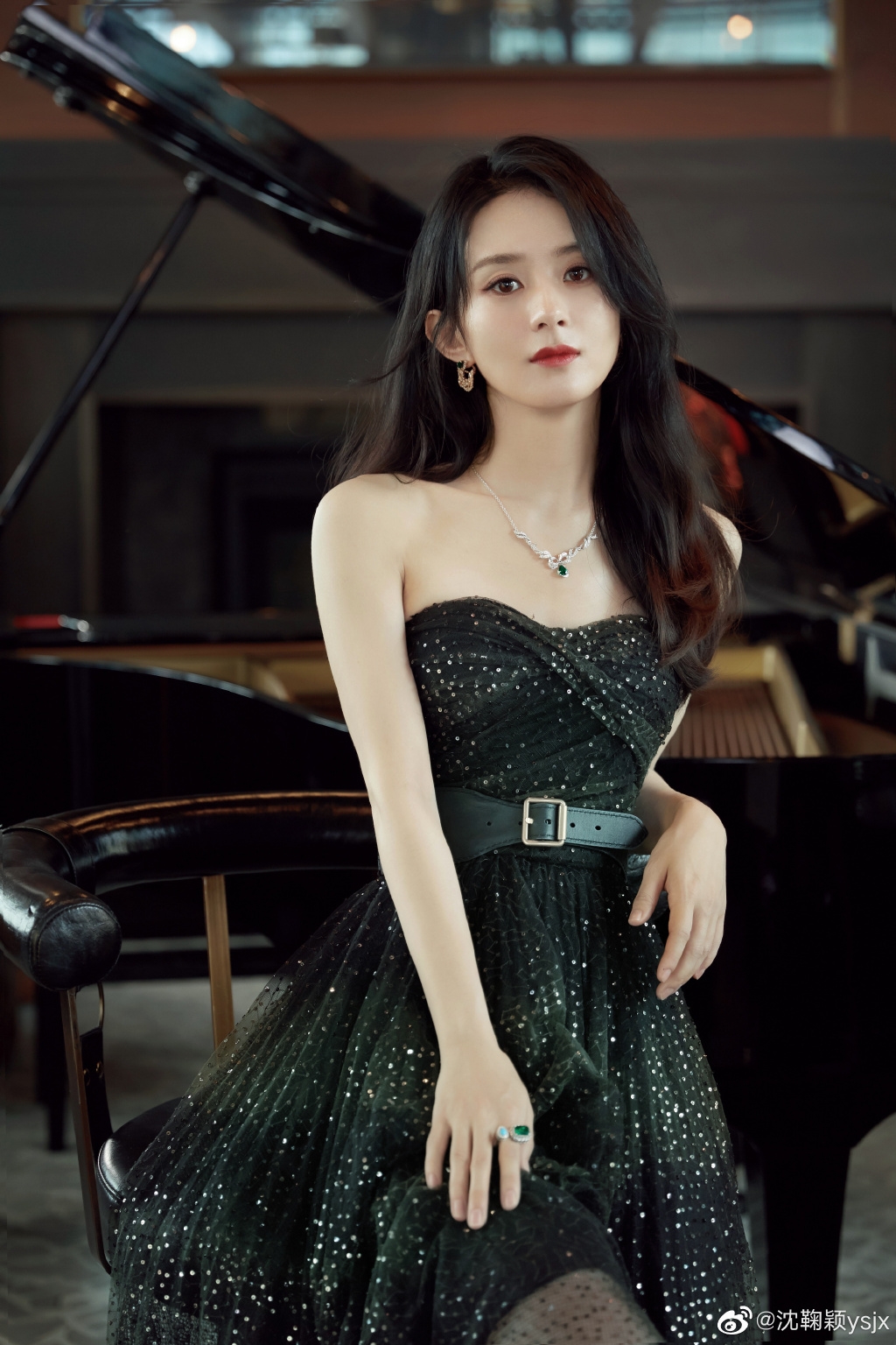 趙麗穎擁有甜美外型，個性卻相當堅強，有著不服輸的精神。