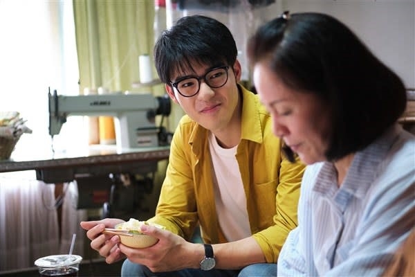 陳昊森過去在《大債時代》與資深影后潘麗麗上演母子戀，一度蔚為話題。