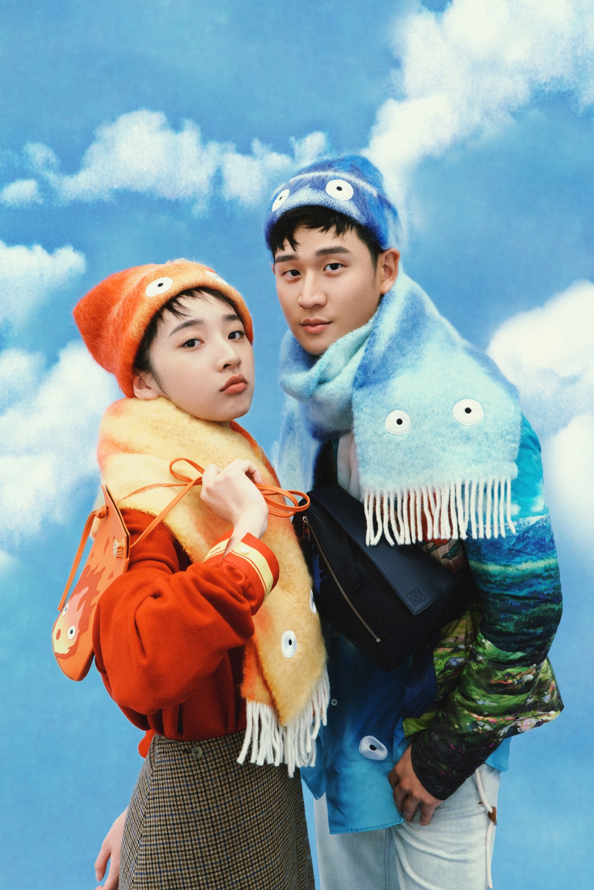 李沐&周興哲演繹LOEWE x《霍爾的移動城堡》系列 。