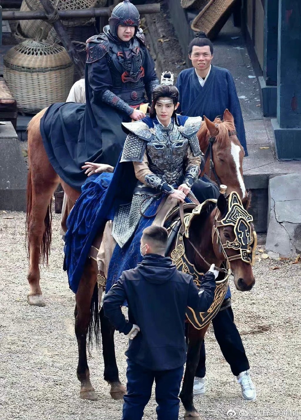 《武庚紀》任嘉倫首張路透照釋出，帥氣逼人。