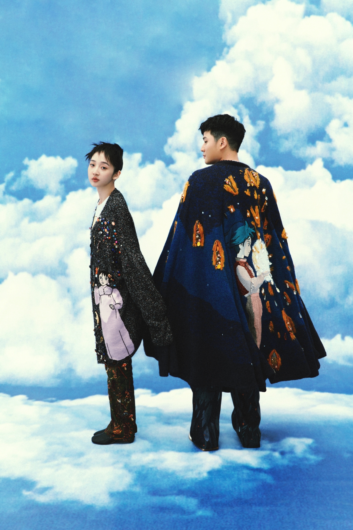 李沐&周興哲演繹LOEWE x《霍爾的移動城堡》系列 。