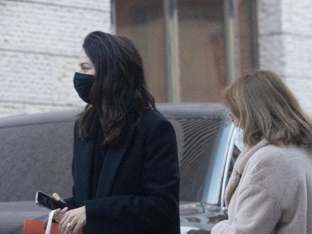 韓媒Dispatch爆料宋仲基目前與女方家人一同在梨泰院別墅居住。