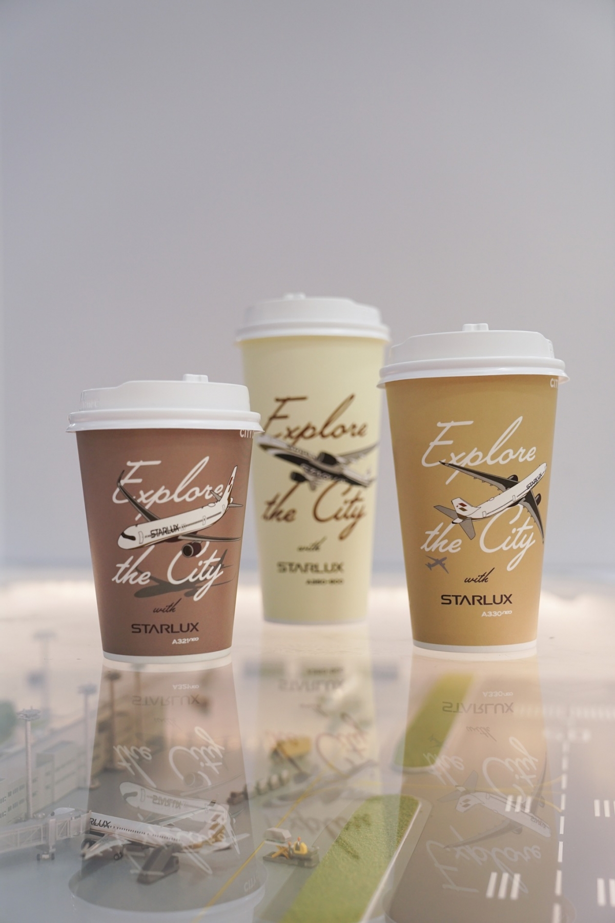 星宇航空與7-11聯名的咖啡杯設計