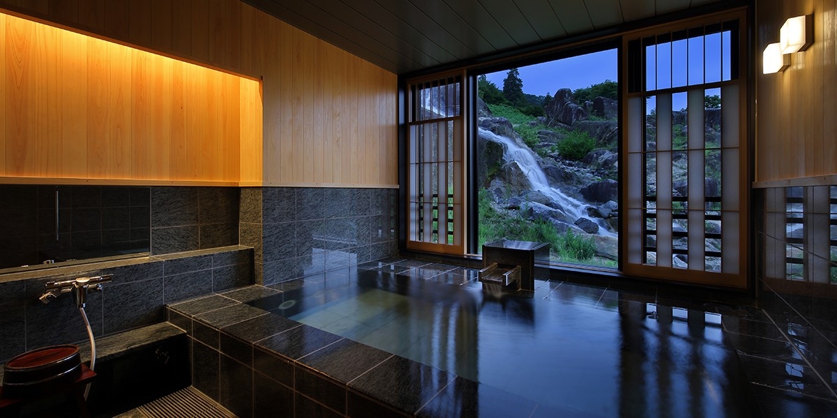 房間內的溫泉池，給注重隱私的朋友