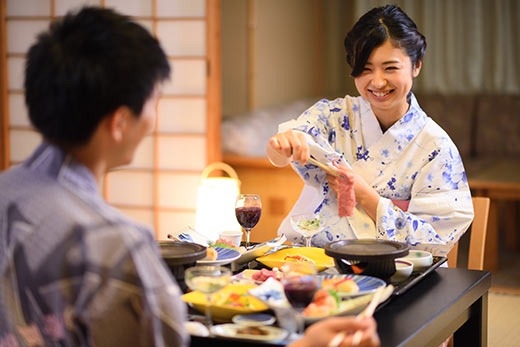 情侶一起來住溫泉旅館也很有情趣