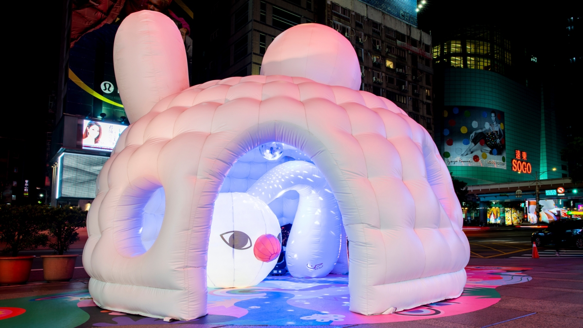 Hi Hide位於SOGO忠孝館外面