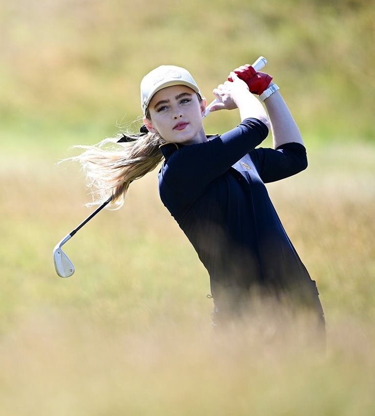 凱瑟琳紐頓5歲就開始練高爾夫,8歲第一次開始比賽