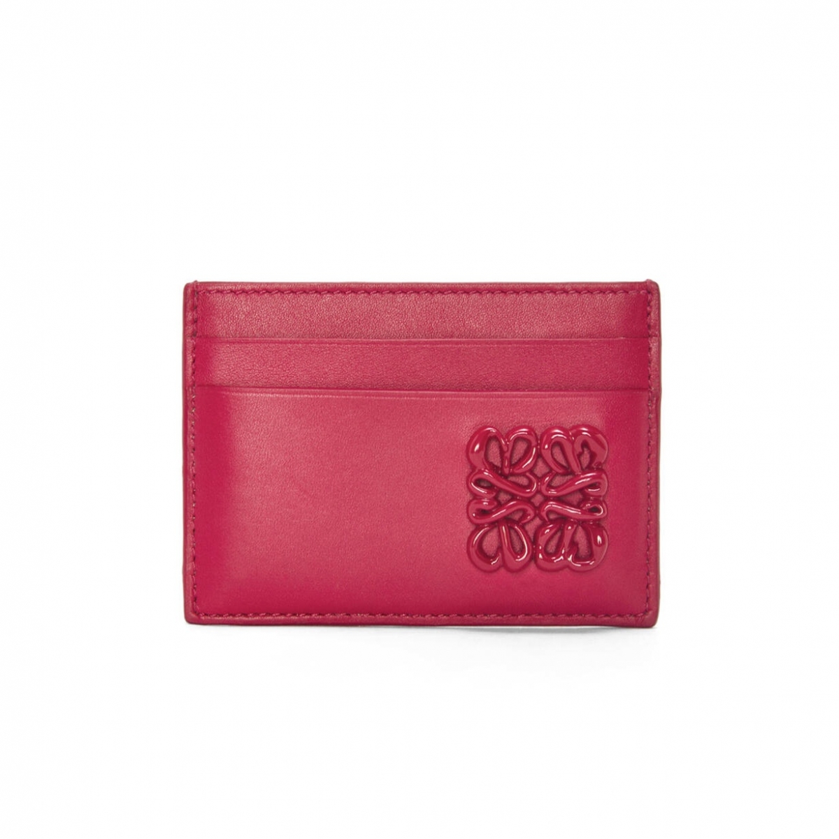 LOEWE Anagram寶石紅釉緞面小牛皮充氣扁平卡片套，NT$13,000