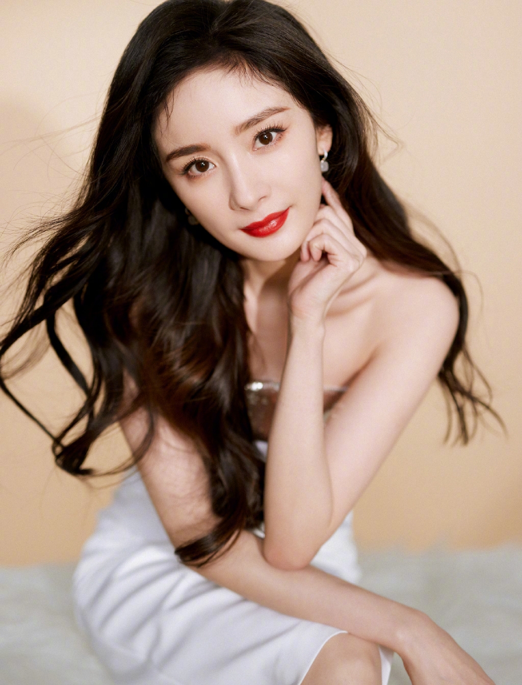 楊冪對於女兒「小糯米」呵護備至，極少對外提起女兒。