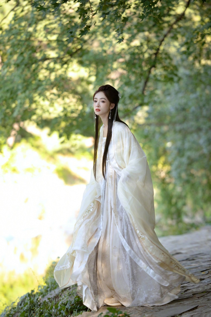 于正暗示吳謹言即將會有全新的大舉動