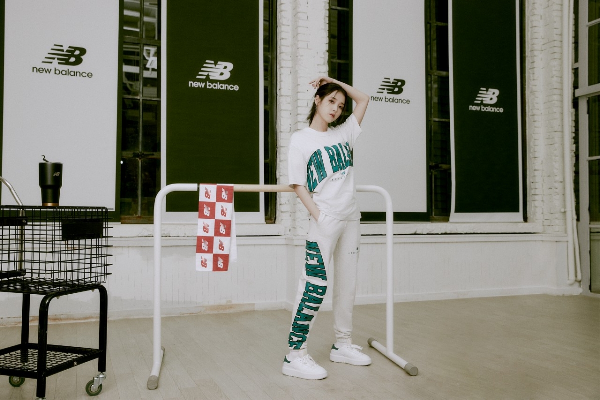 IU穿搭New Balance CT302LF