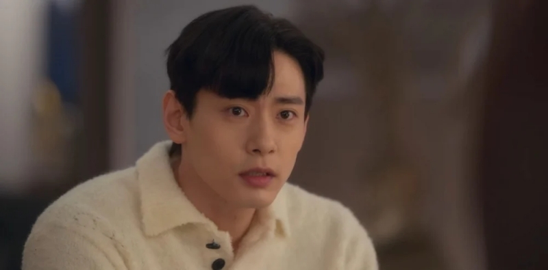 因受到母親和初戀的傷害,導致無法親密接觸女生