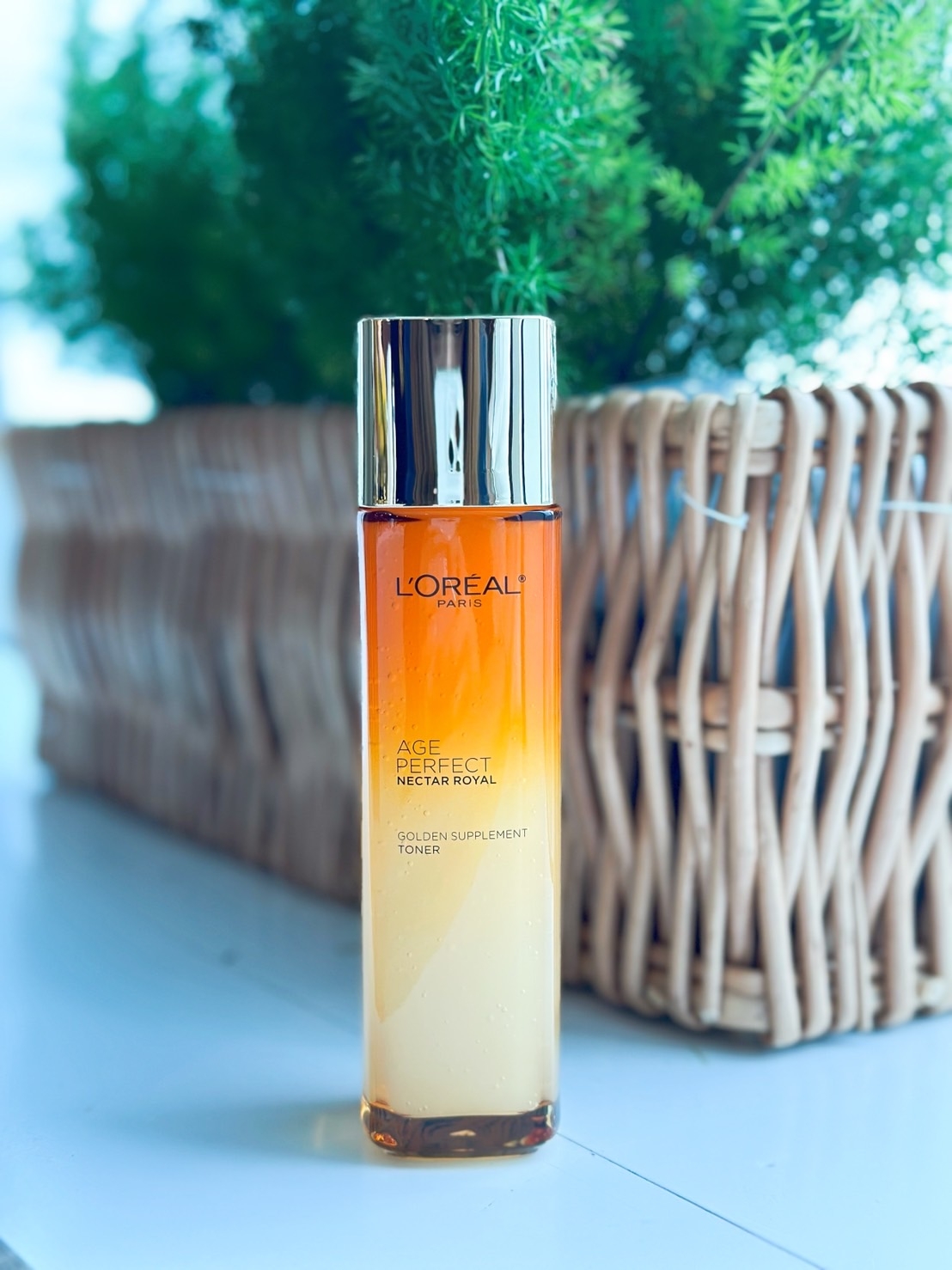 巴黎萊雅 金致臻顏花蜜奢養精華露130ml，NT$1,025