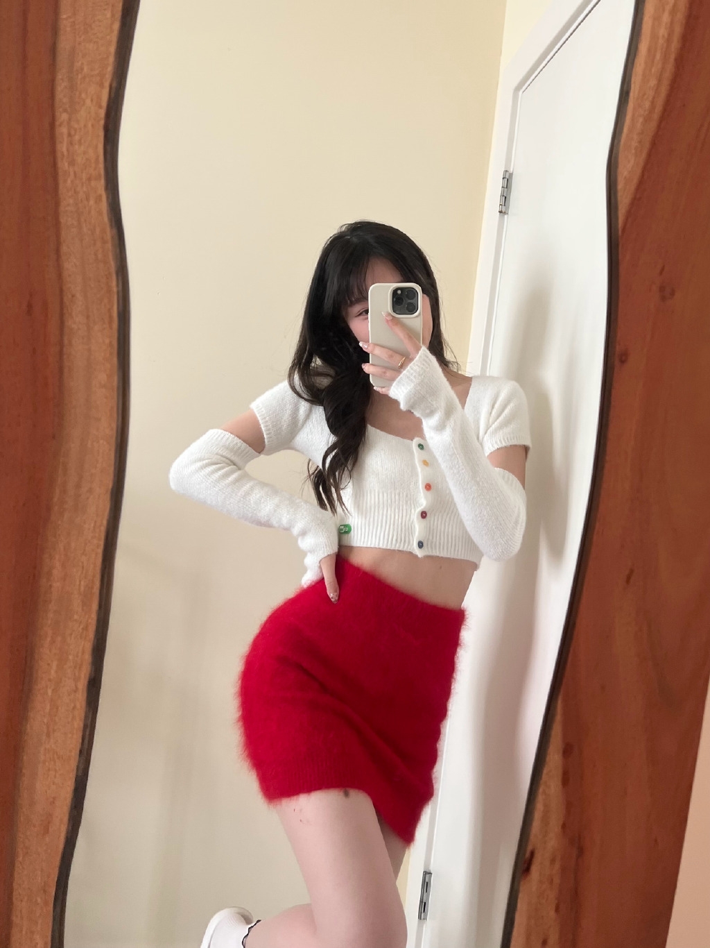 S型曲線令人驚豔！徐嬌已經是25歲的性感小女人了。