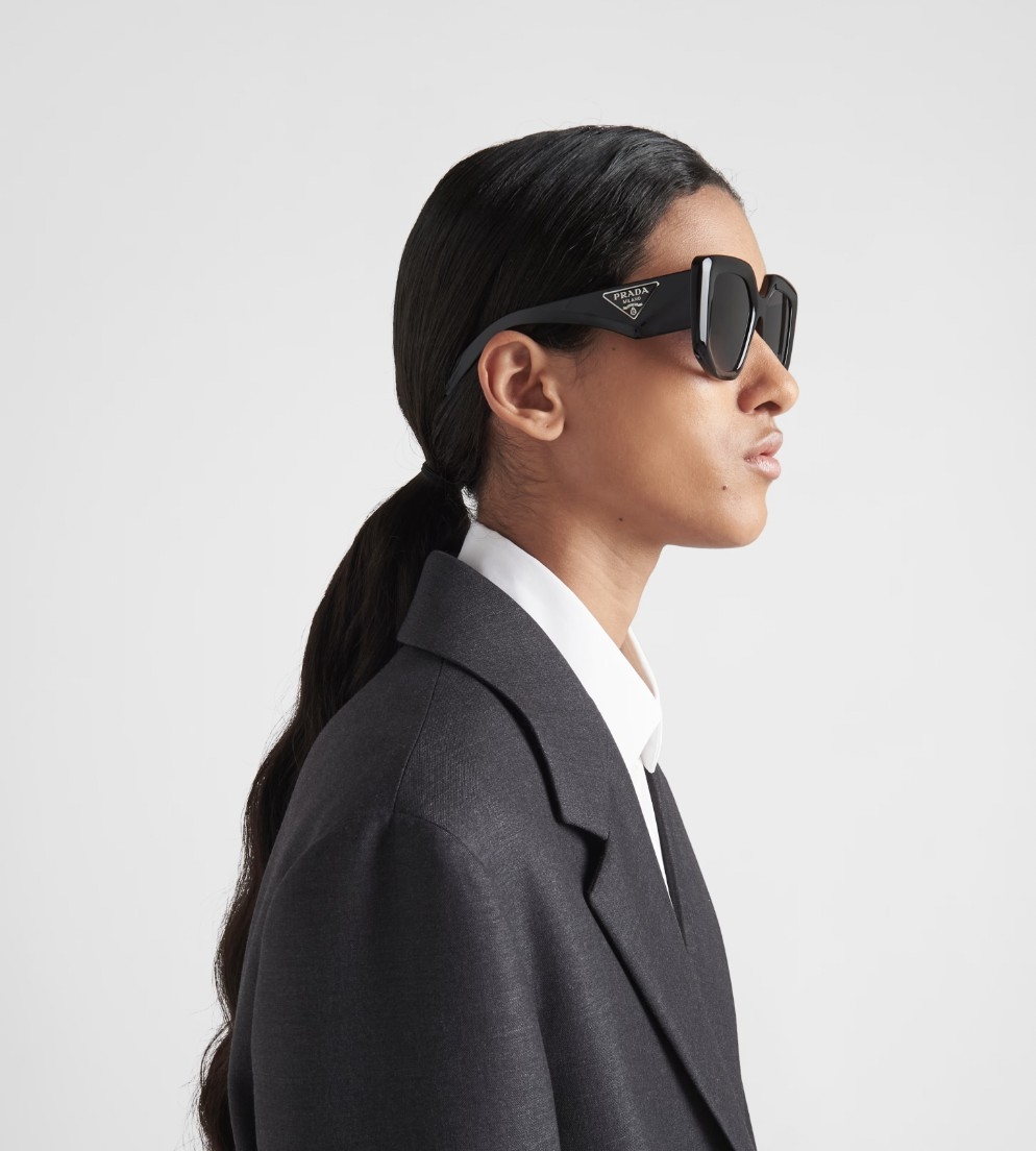 Prada Symbole太陽眼鏡NT$ 16,500。